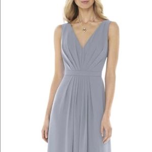 Social Bridesmaids V-neck Georgette Gown Platinum